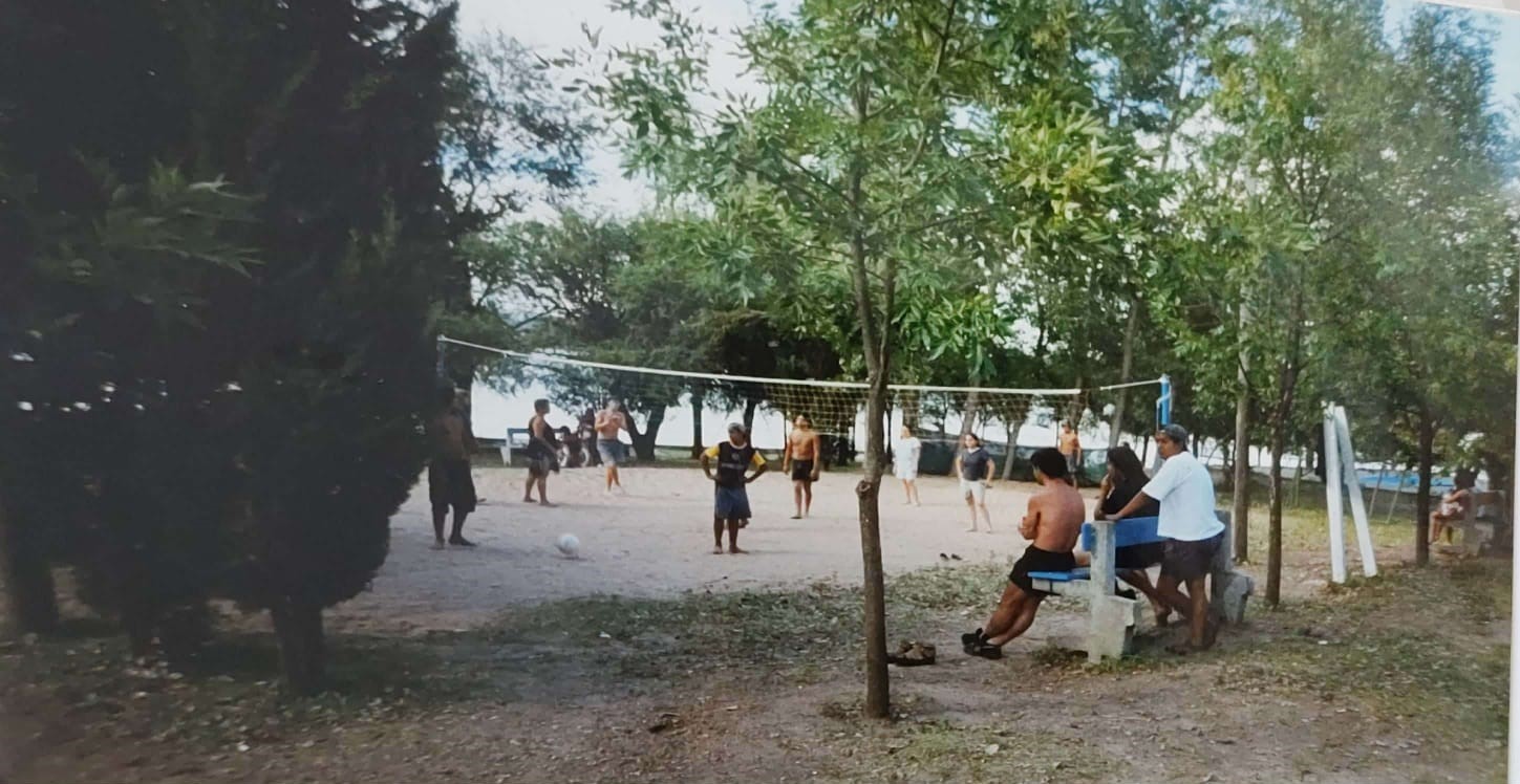 Preparación del terreno para voley